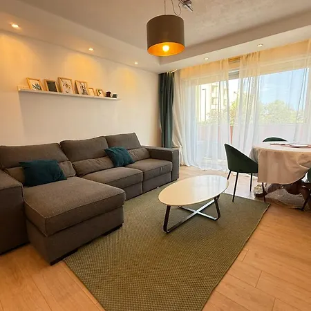 Climatise Avec Balcon Proche Centre & Plages Apartmán