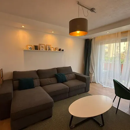 Climatise Avec Balcon Proche Centre & Plages Апартаменты *